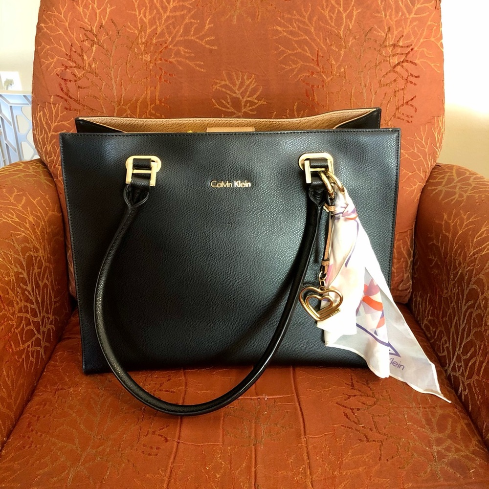 SOLD❗️Christmas SALE! CK large shoulder/Handbag 👜